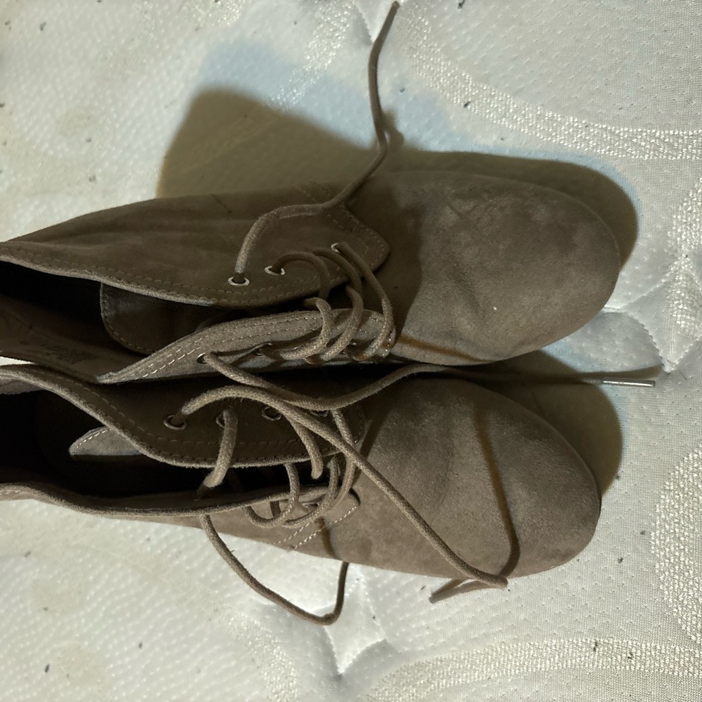 Tan Lace Up Boots with Suede Finish